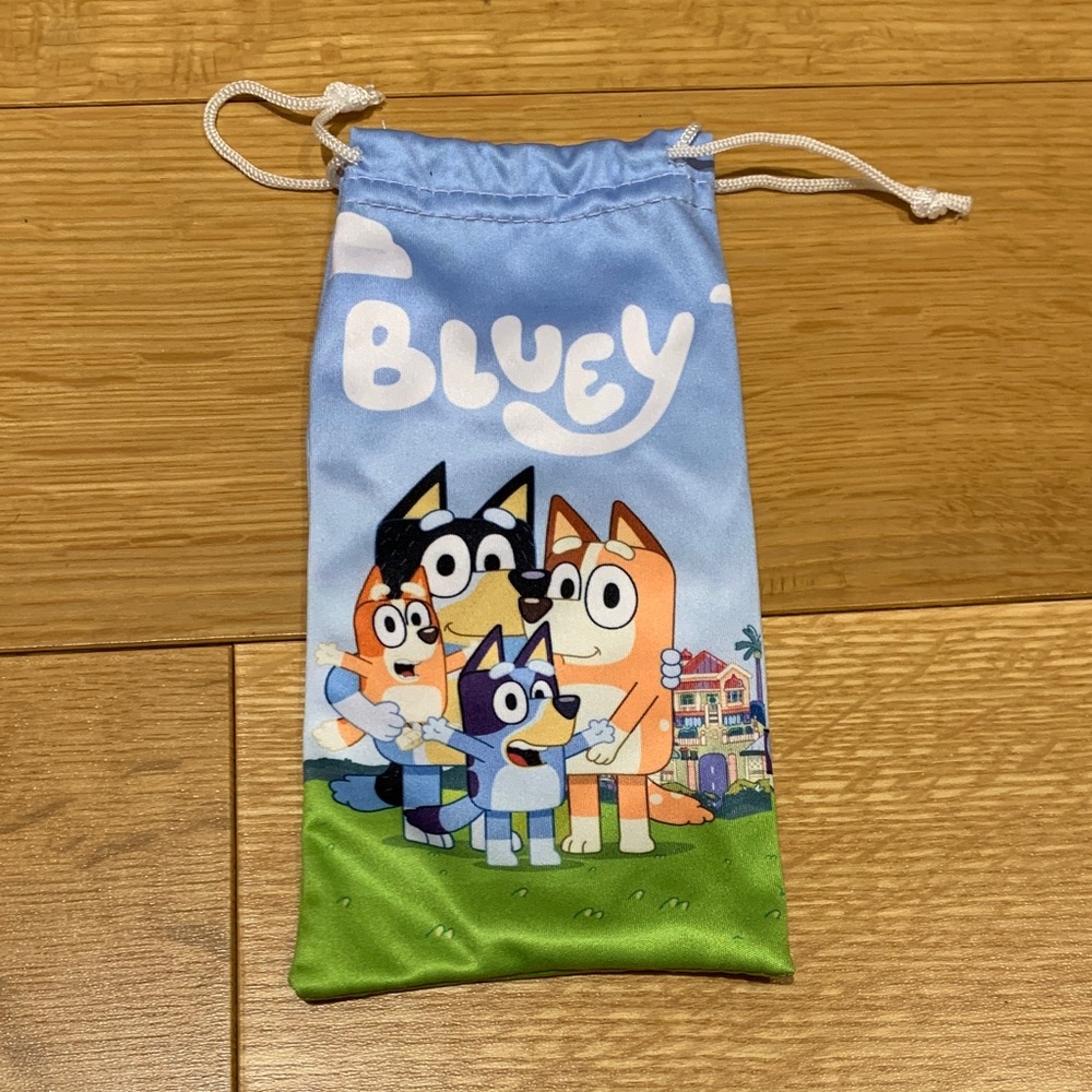 Bluey Drawstring Sunglasses Pouch - Blue & Green